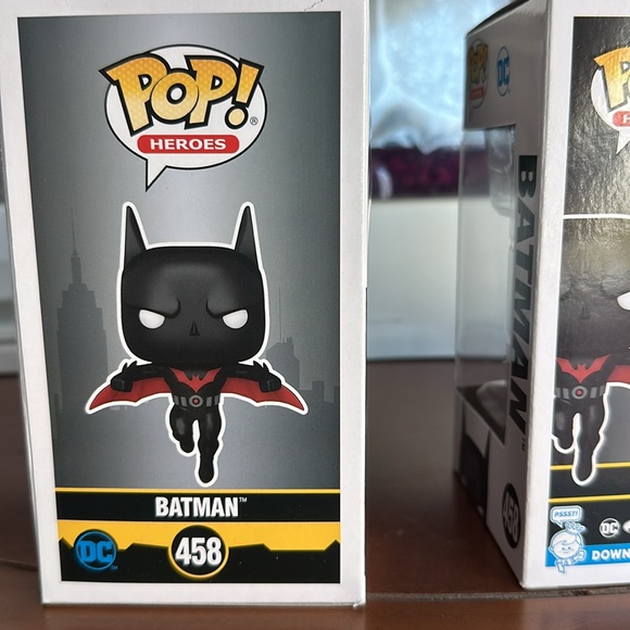 Funko Pop Exclusive Pop! DC Heroes #458 Batman Beyond CHASE Edition W/Protector. - Picture 8 of 8